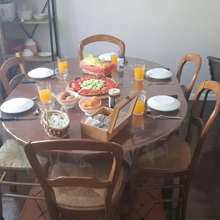 호스텔 At