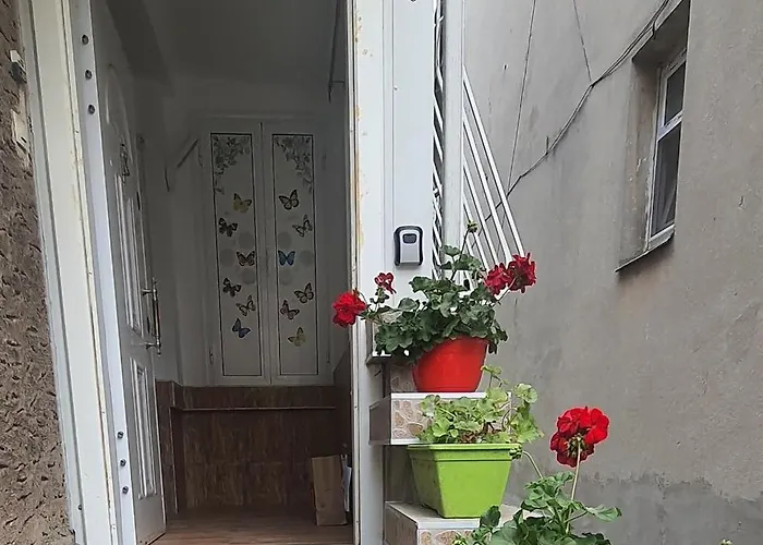 Hostel At Burgas City